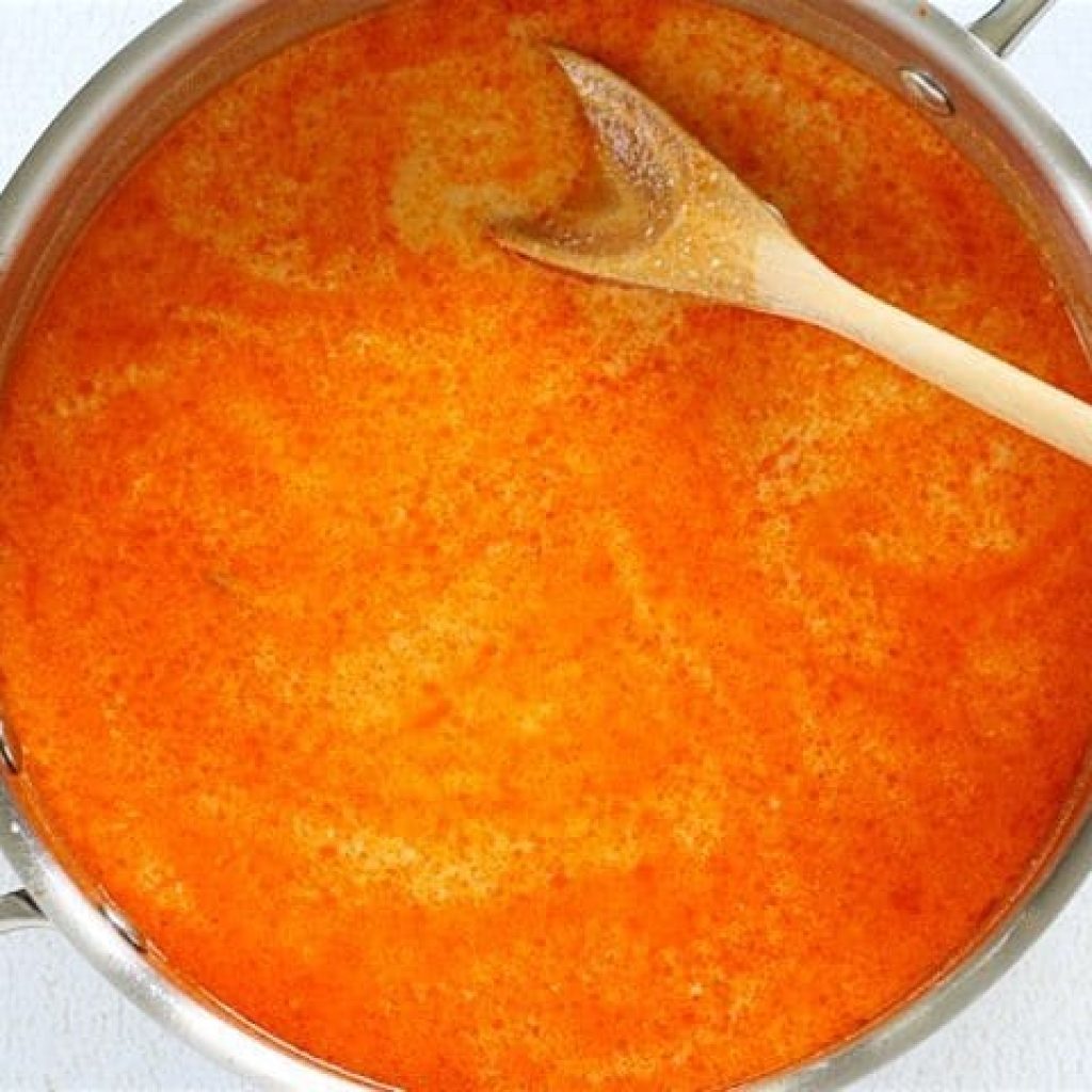 Bouillon de poulet, lait de coco, 