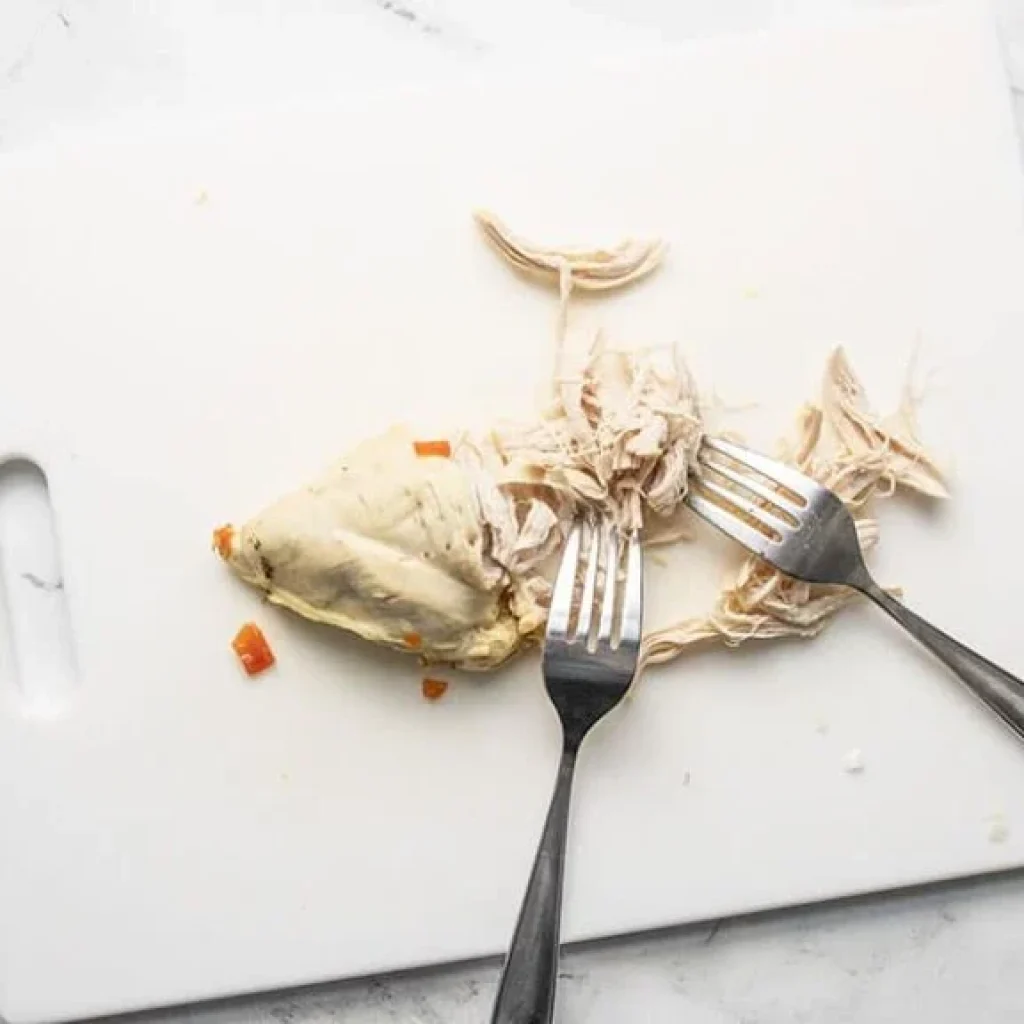Poitrine de poulet dechiquetee