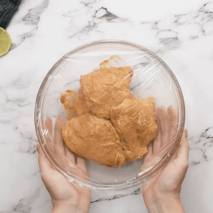 Faire mariner le poulet edited