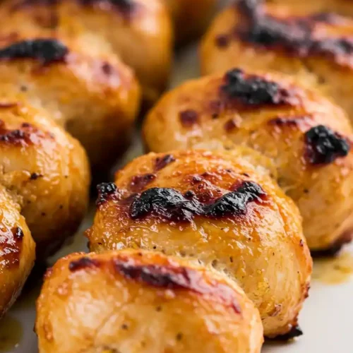 Brochettes de poulet grillées à l'air fryer, avec une belle coloration caramélisée
