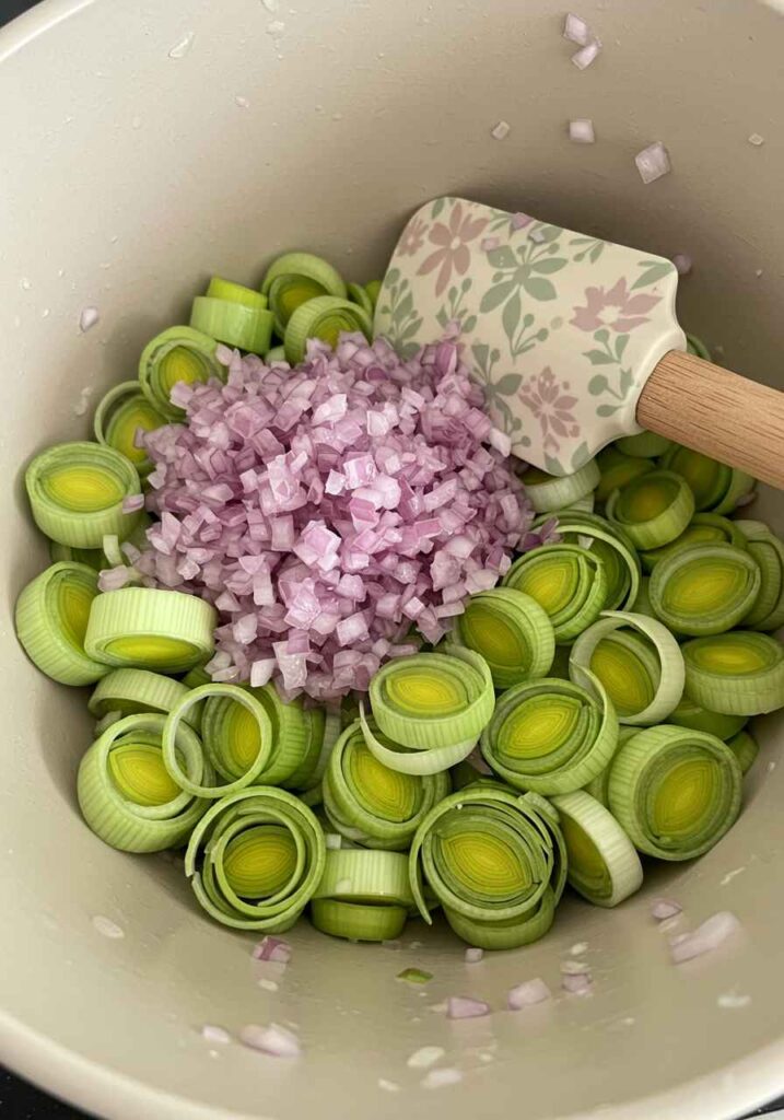 recette potage aux poireaux​